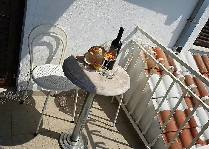 Marta アパート トロギール