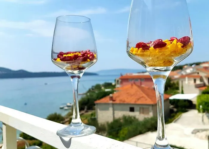 Marta トロギール